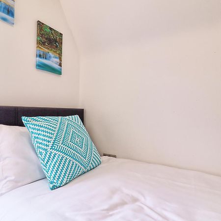 Writtle Massive 4 Bedroom Apartment With Parking In Gorgeous Countryside Location & Short Drive To Chelmsford City Centre Contractors Welcome エクステリア 写真