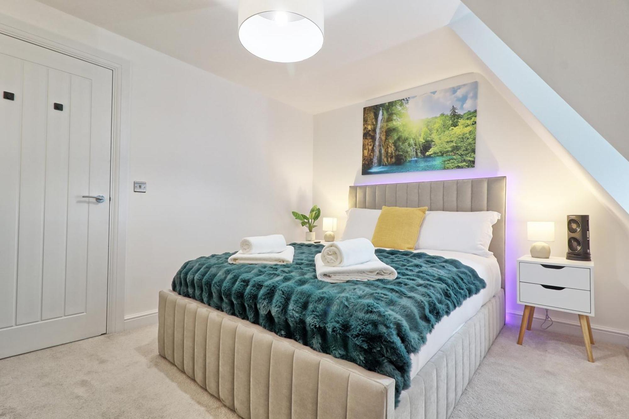Writtle Massive 4 Bedroom Apartment With Parking In Gorgeous Countryside Location & Short Drive To Chelmsford City Centre Contractors Welcome エクステリア 写真