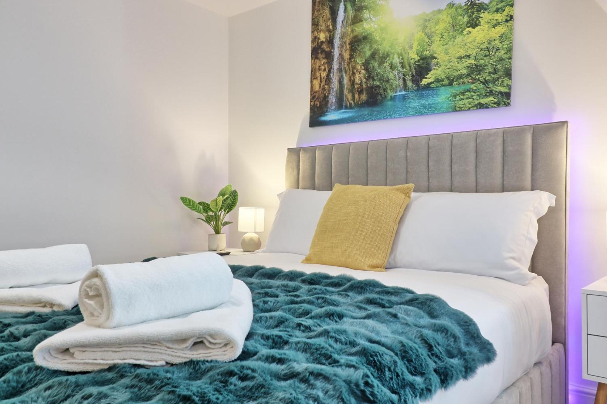 Writtle Massive 4 Bedroom Apartment With Parking In Gorgeous Countryside Location & Short Drive To Chelmsford City Centre Contractors Welcome エクステリア 写真