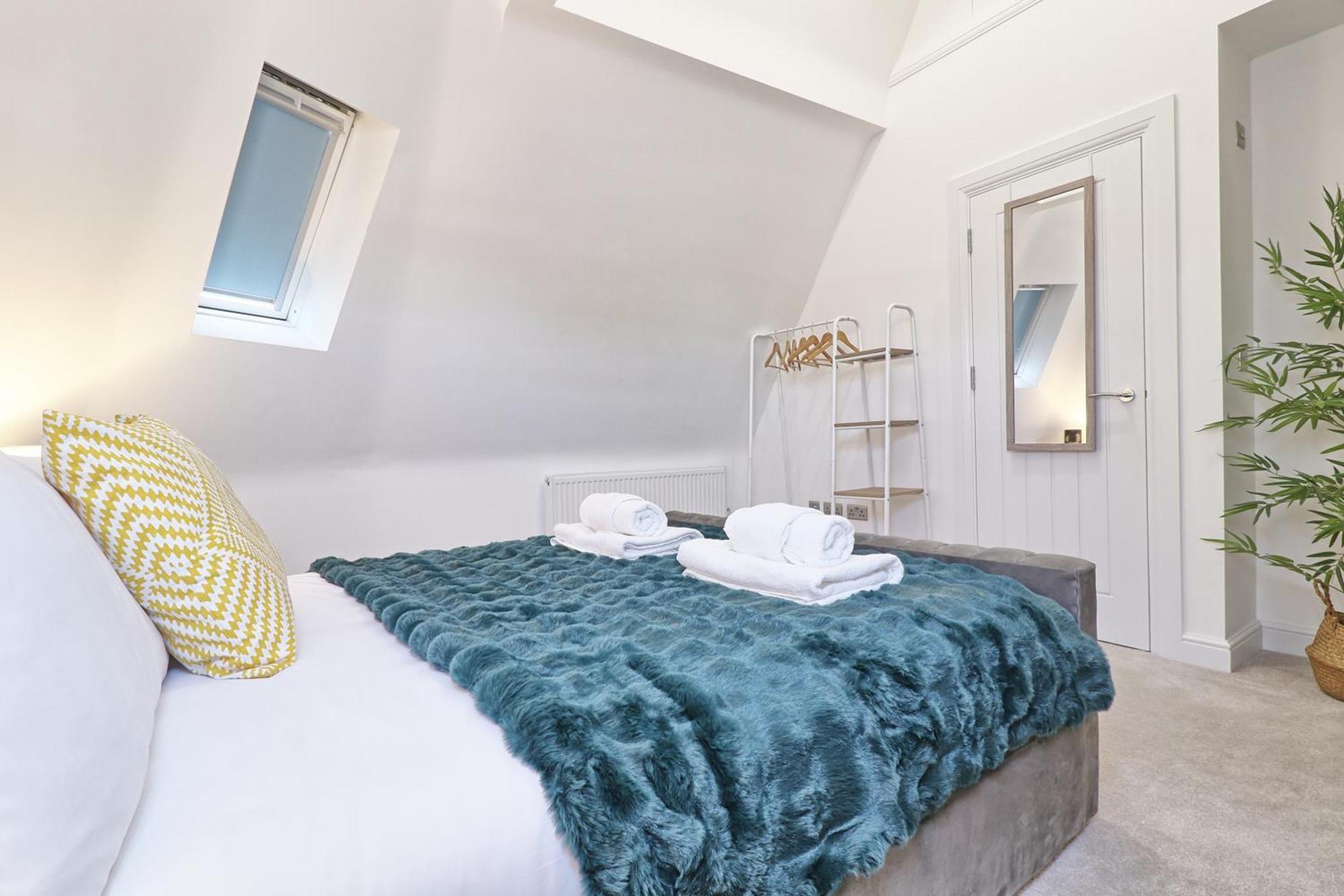 Writtle Massive 4 Bedroom Apartment With Parking In Gorgeous Countryside Location & Short Drive To Chelmsford City Centre Contractors Welcome エクステリア 写真