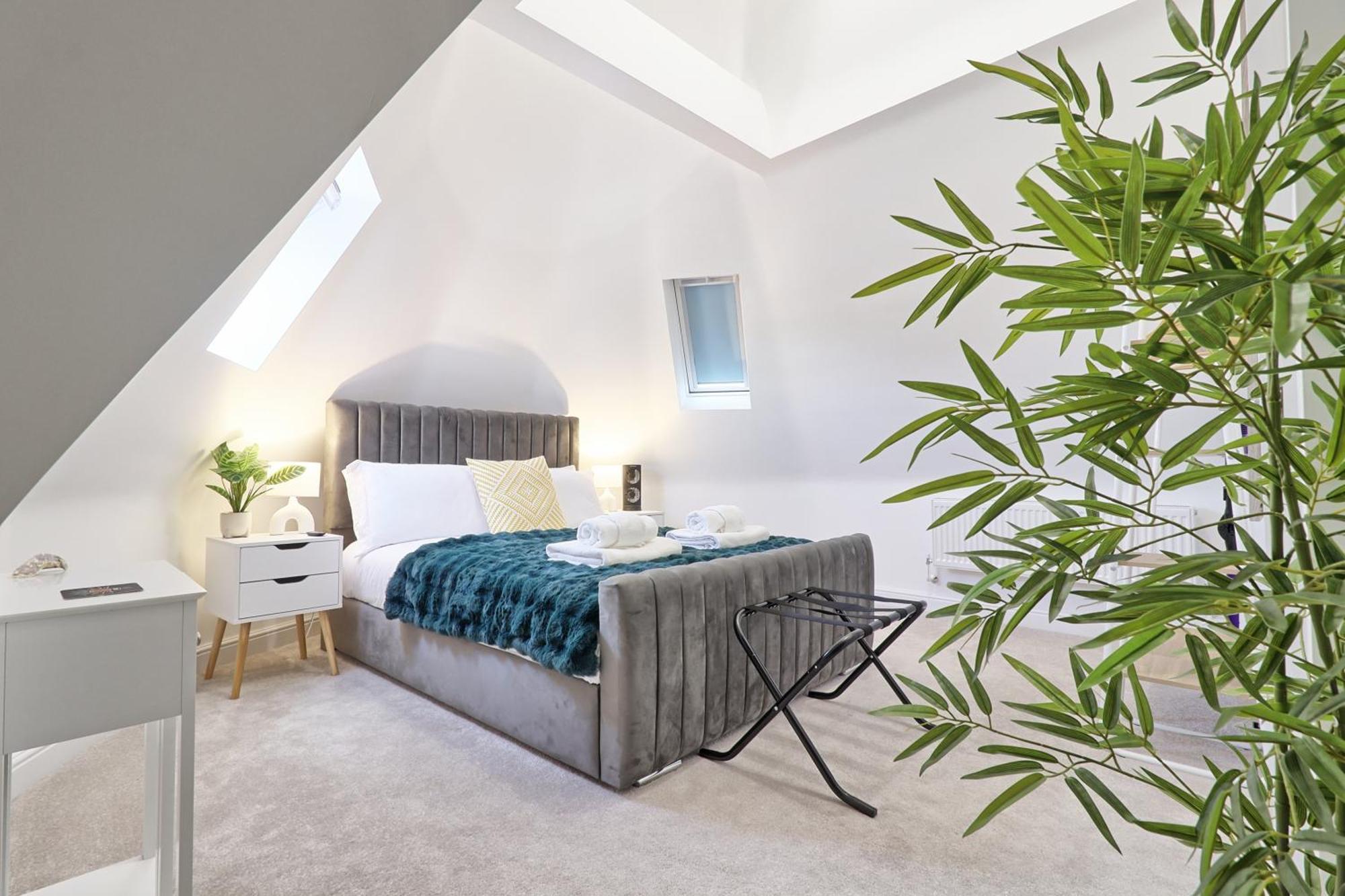 Writtle Massive 4 Bedroom Apartment With Parking In Gorgeous Countryside Location & Short Drive To Chelmsford City Centre Contractors Welcome エクステリア 写真