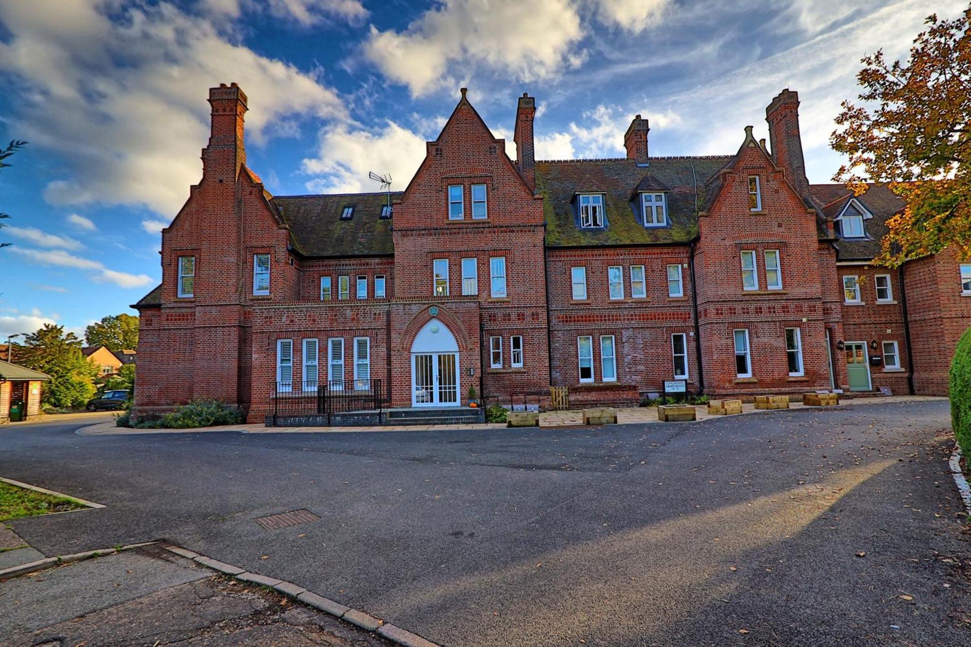 Writtle Massive 4 Bedroom Apartment With Parking In Gorgeous Countryside Location & Short Drive To Chelmsford City Centre Contractors Welcome エクステリア 写真