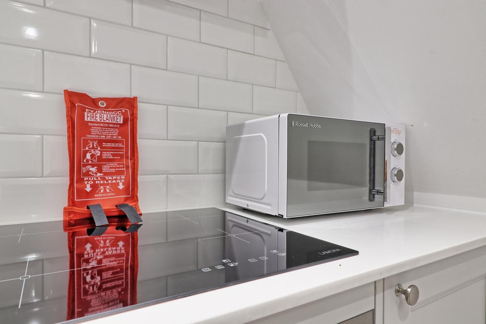 Writtle Massive 4 Bedroom Apartment With Parking In Gorgeous Countryside Location & Short Drive To Chelmsford City Centre Contractors Welcome エクステリア 写真