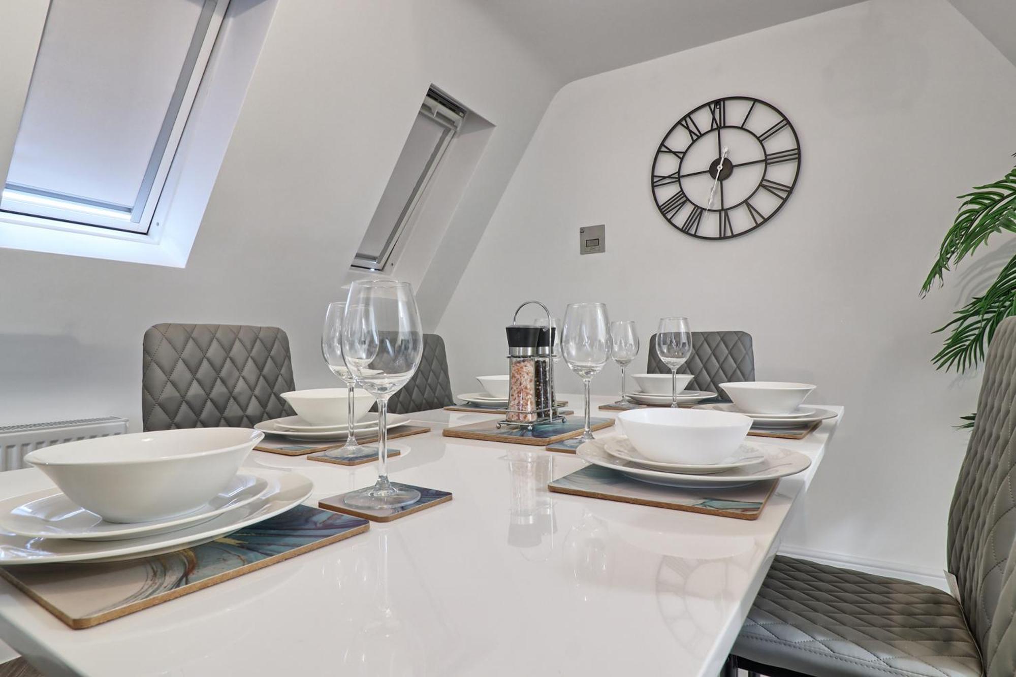 Writtle Massive 4 Bedroom Apartment With Parking In Gorgeous Countryside Location & Short Drive To Chelmsford City Centre Contractors Welcome エクステリア 写真